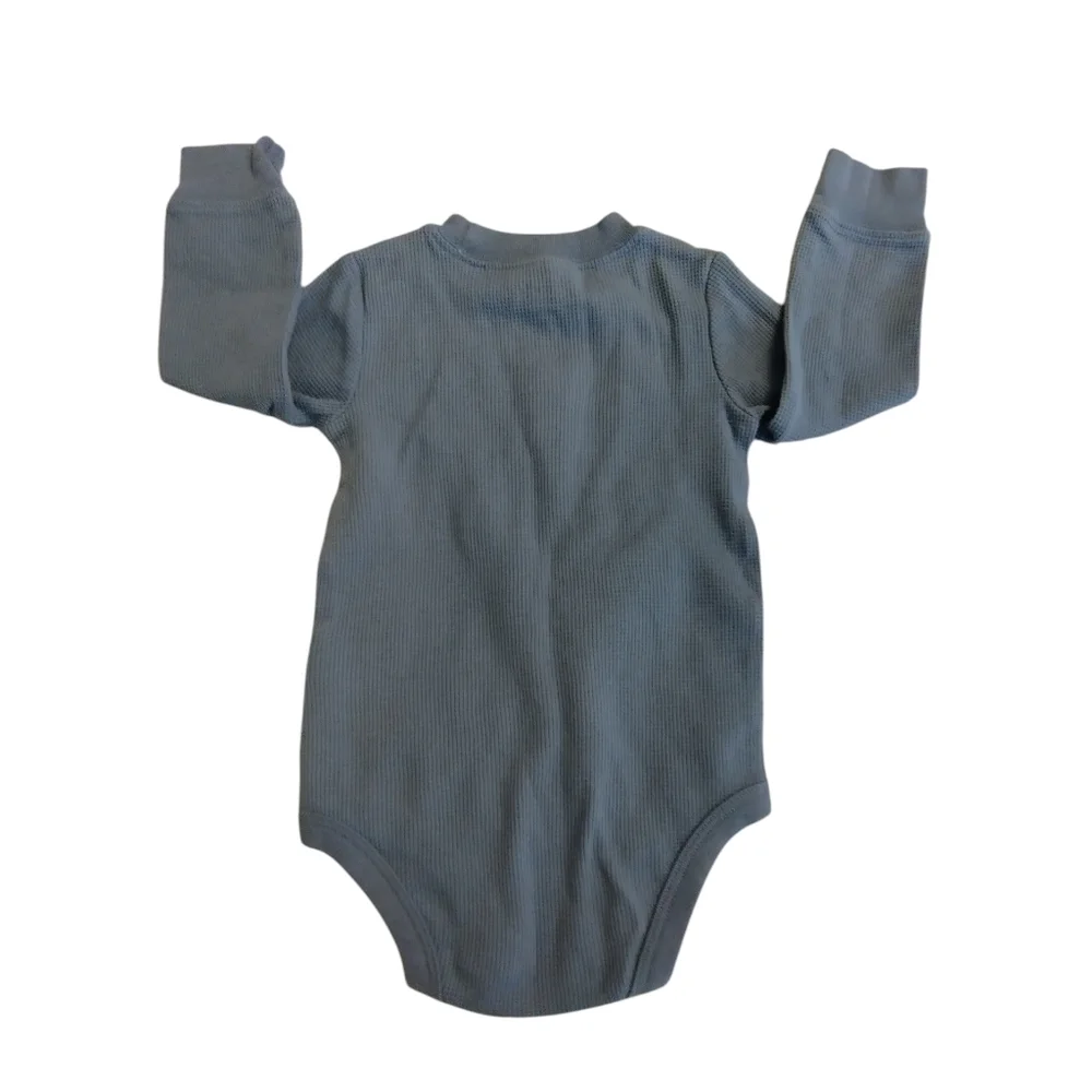 💚 EUC Kids Graphic Waffle Long sleeve Onesie Green, Blue, Beige Bundle Of 4